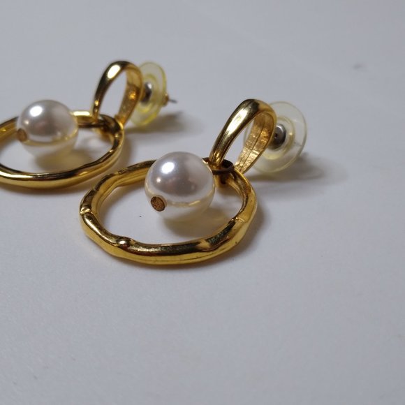 Vintage Metal Circle And Bead Dangle Earrings - Picture 6 of 13